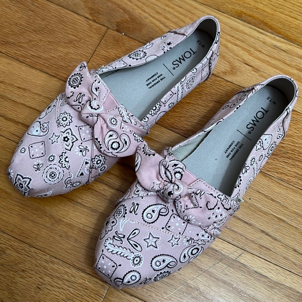 Toms pink bandana sneakers